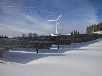 2olienne et panneaux photovoltaïques